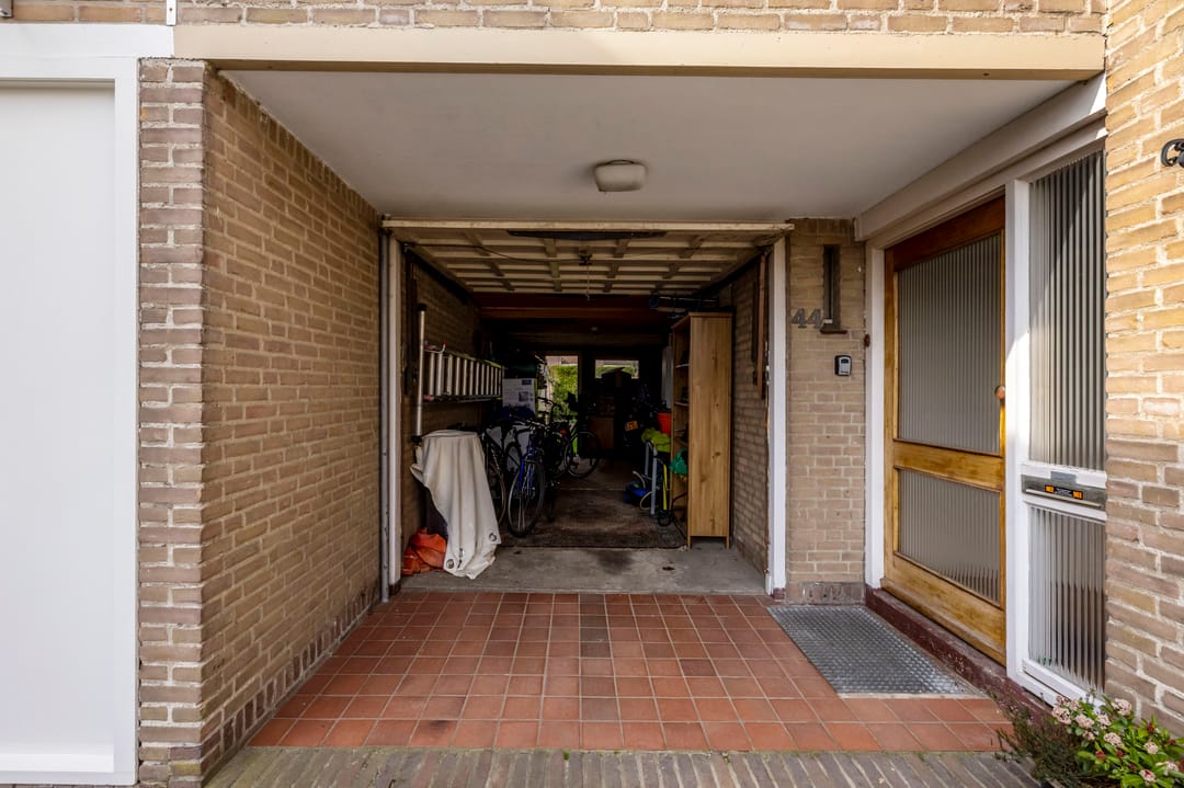 Spacious semi-detached house with garage and four bedrooms in Veldhoven — 47