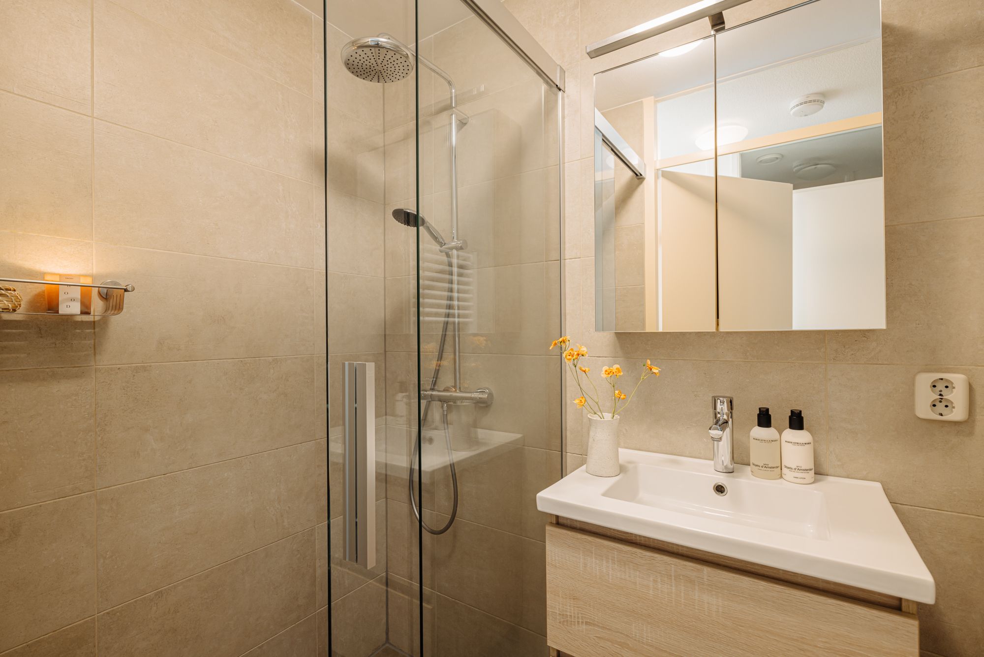 Modern Two-Bedroom Apartment with South-Facing Balcony in De Pijp — 15