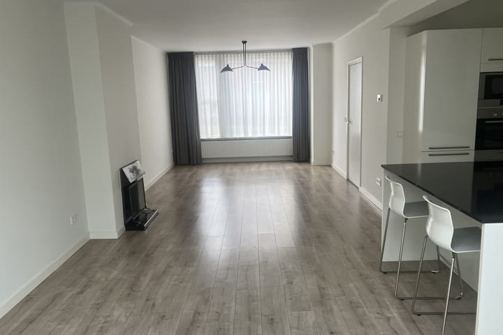 Photo 3 of Dr van Wamelstraat 7