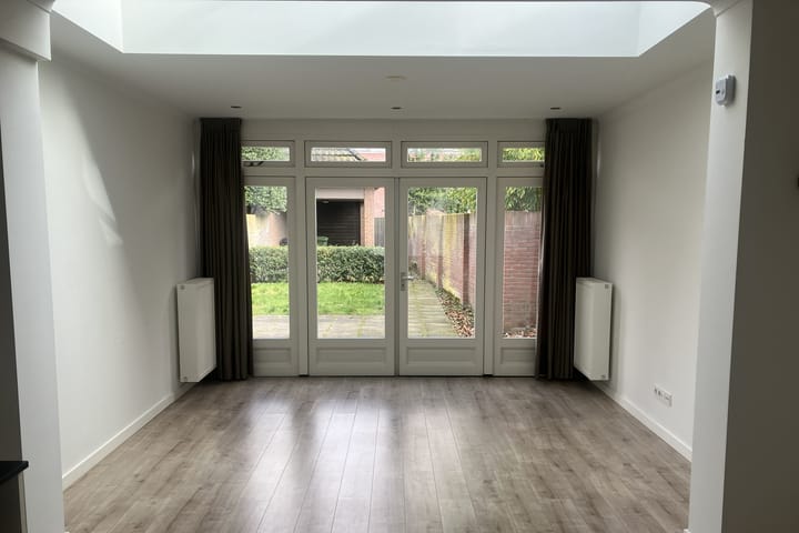 Photo 4 of Dr van Wamelstraat 7