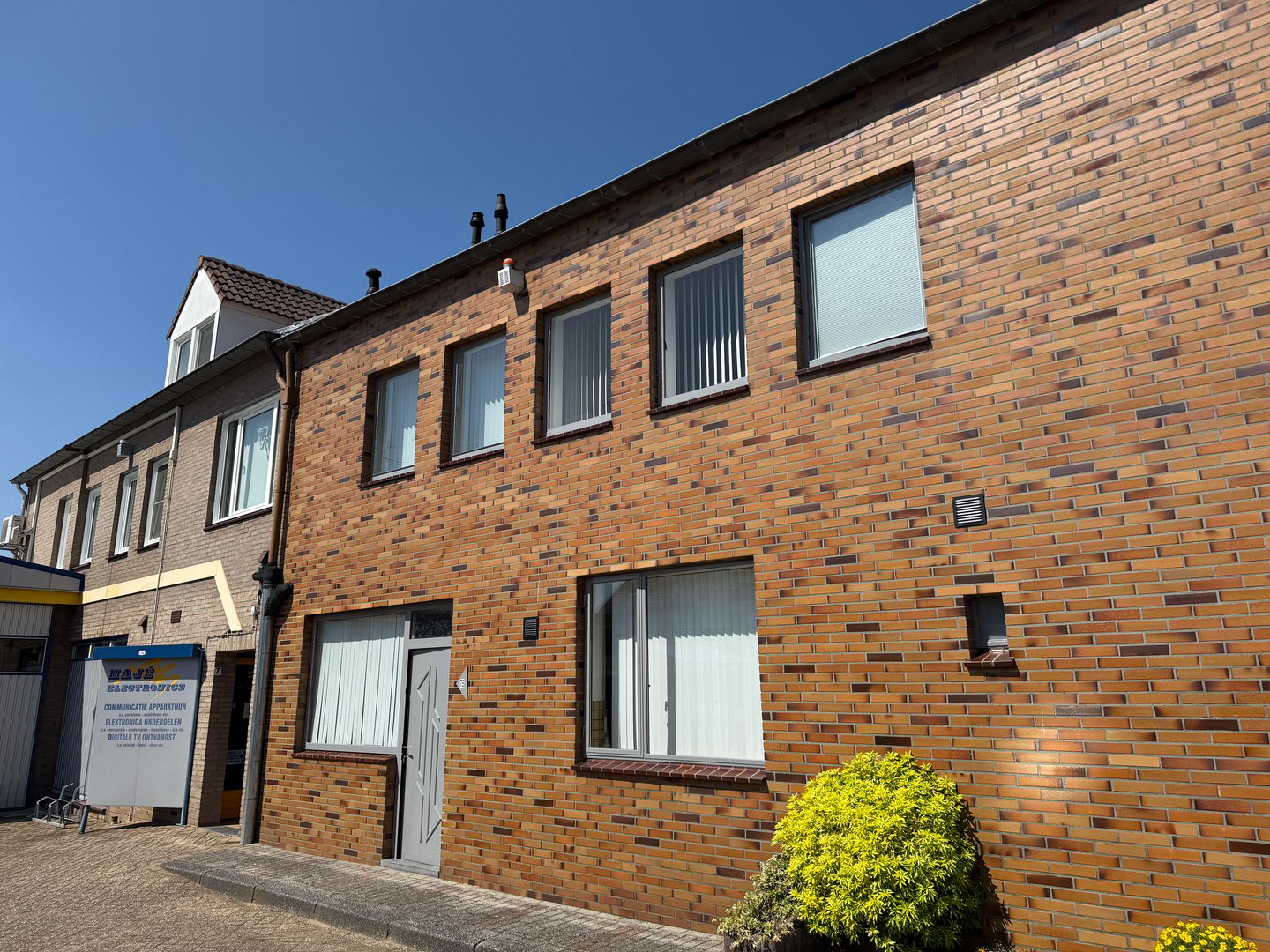 Mixed-use complex with residential apartments, commercial space and warehouses in Berg en Terblijt — 19