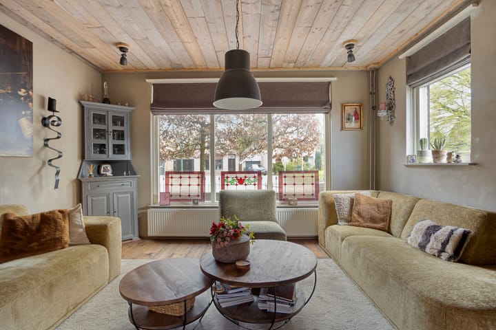 Photo 2 of Julianastraat 20