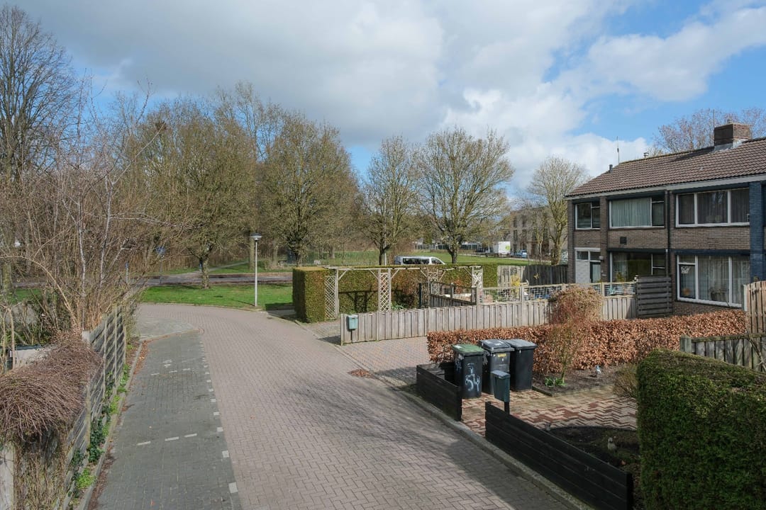 Photo 2 of D H van der Scheerstraat 54