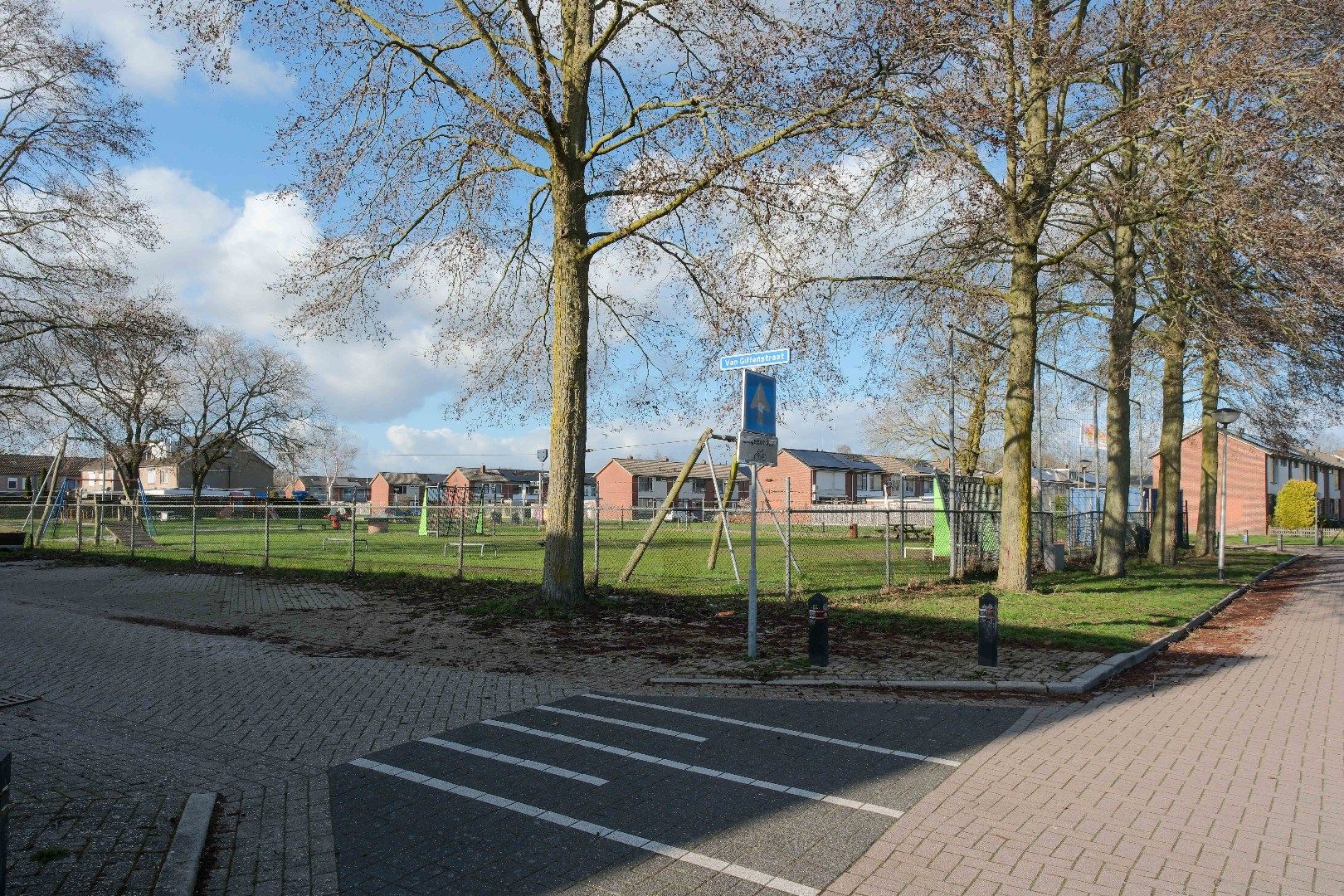 Photo 33 of D H van der Scheerstraat 54