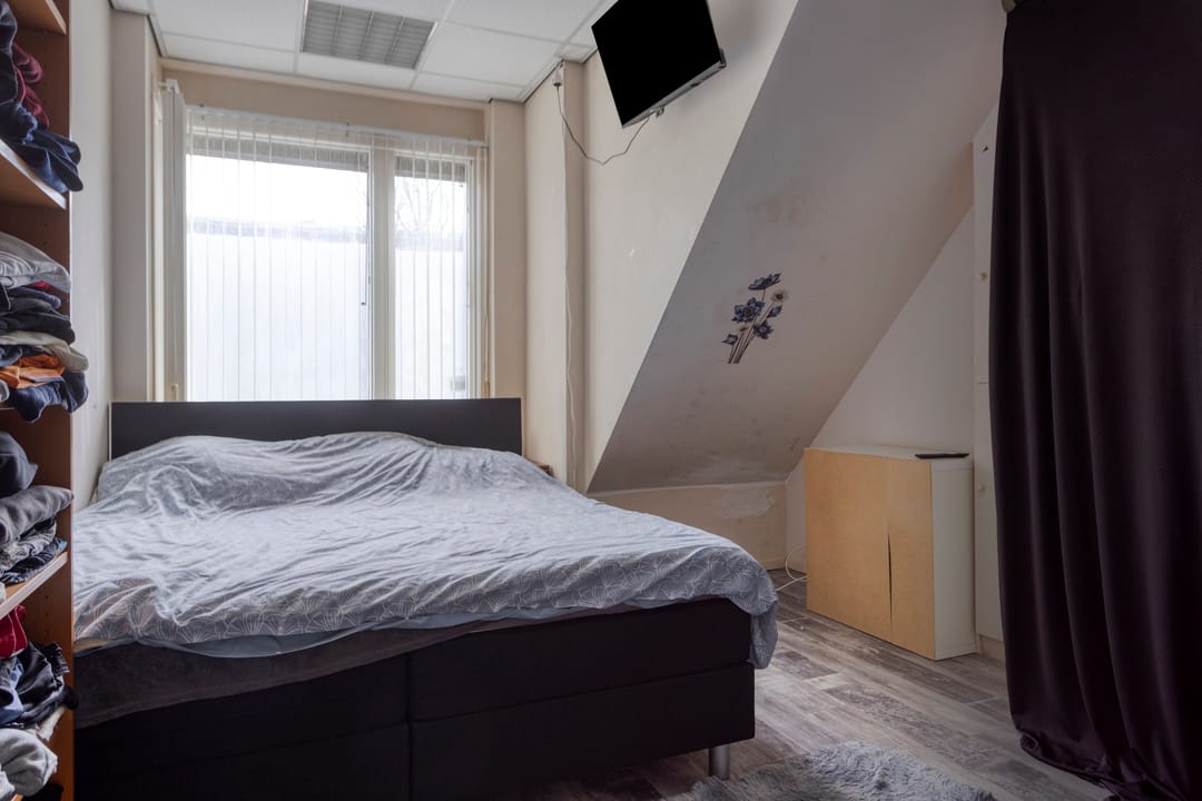 Spacious Ground Floor Apartment with 5 Bedrooms in The Hague — 18