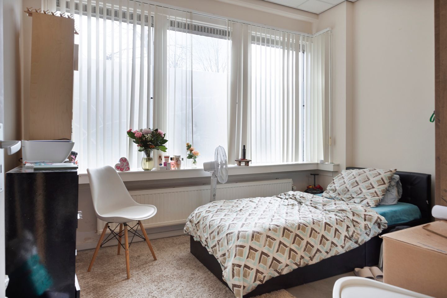 Spacious Ground Floor Apartment with 5 Bedrooms in The Hague — 20
