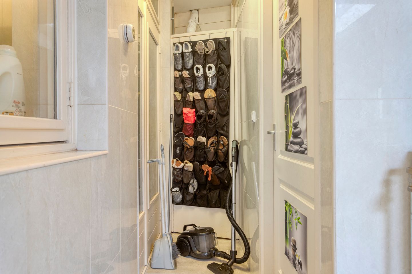 Spacious Ground Floor Apartment with 5 Bedrooms in The Hague — 29