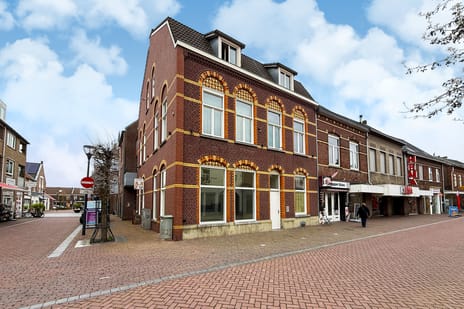 Bovenste straat thumbnail