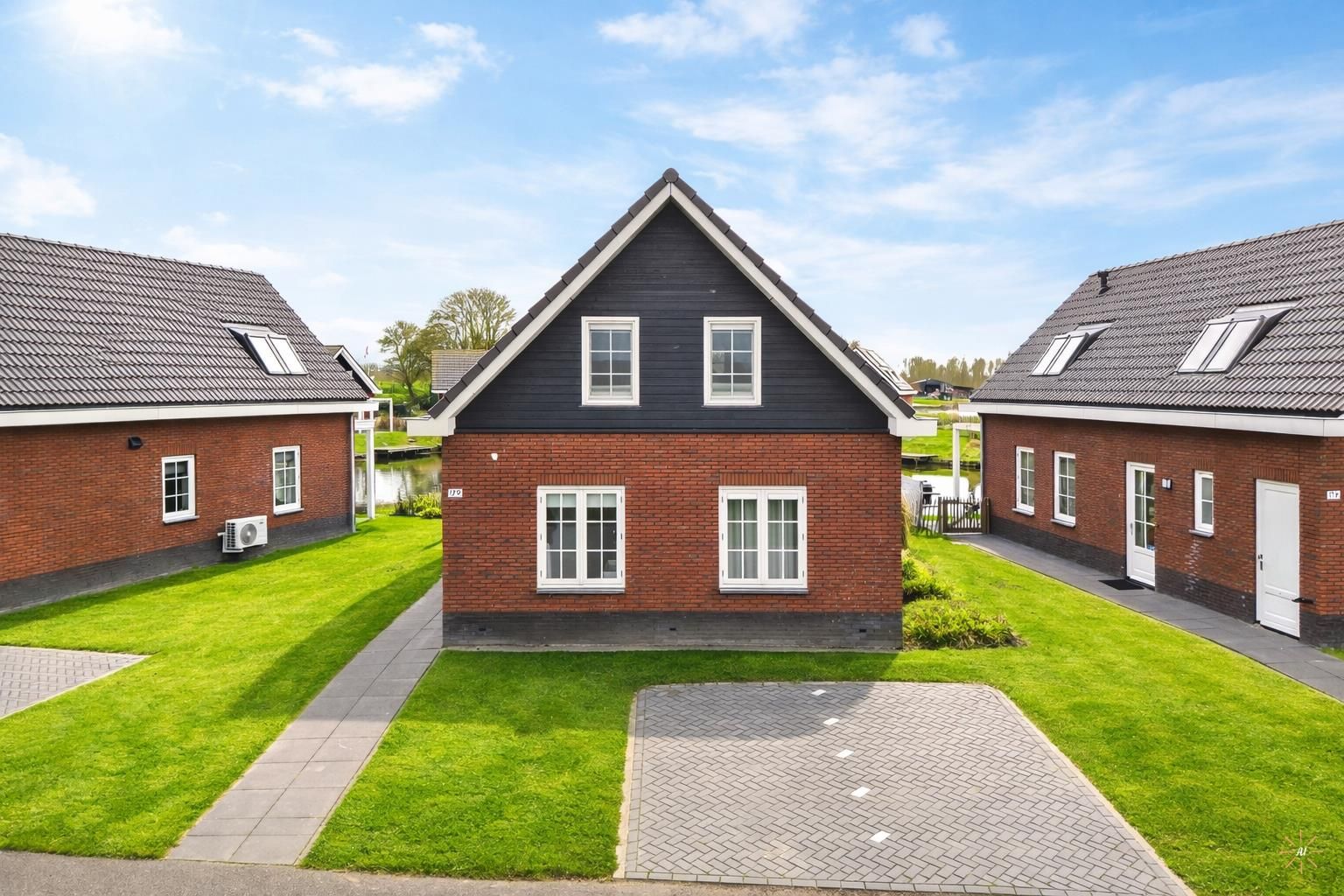 3-bedroom freehold villa in Medemblik — photo 1 of 5