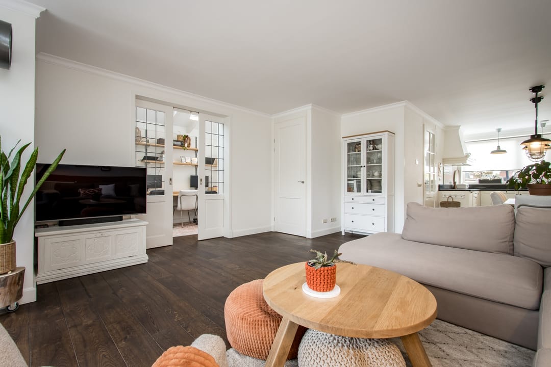 Spacious end terrace home with office space in child-friendly Kerkdriel — 13