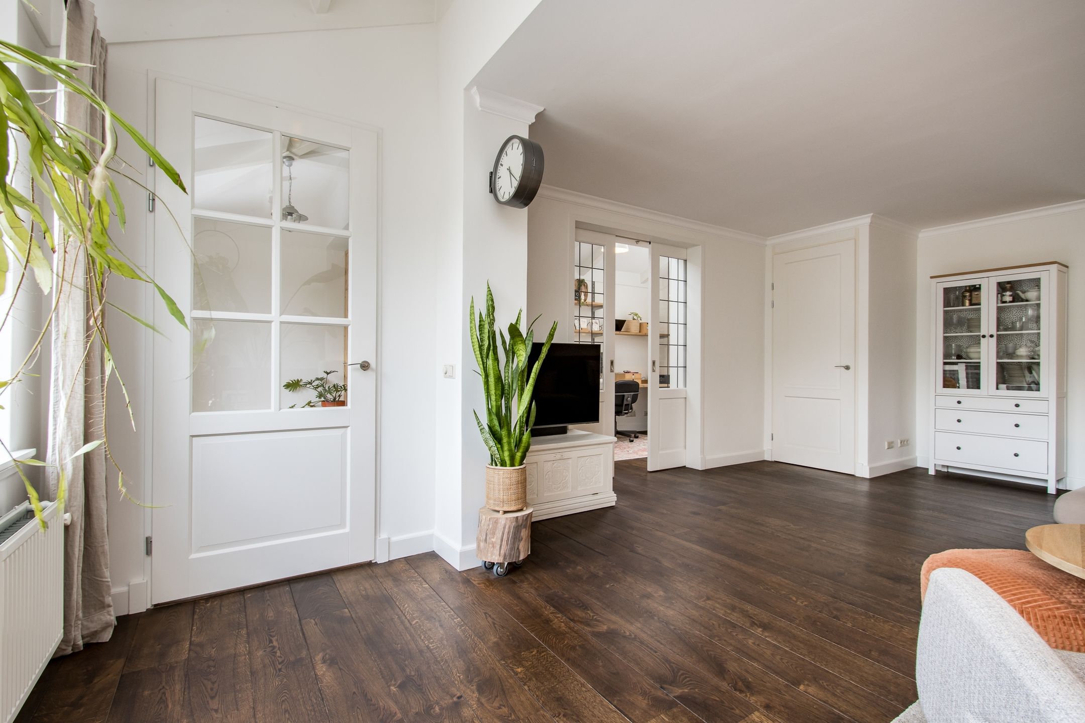 Spacious end terrace home with office space in child-friendly Kerkdriel — 12
