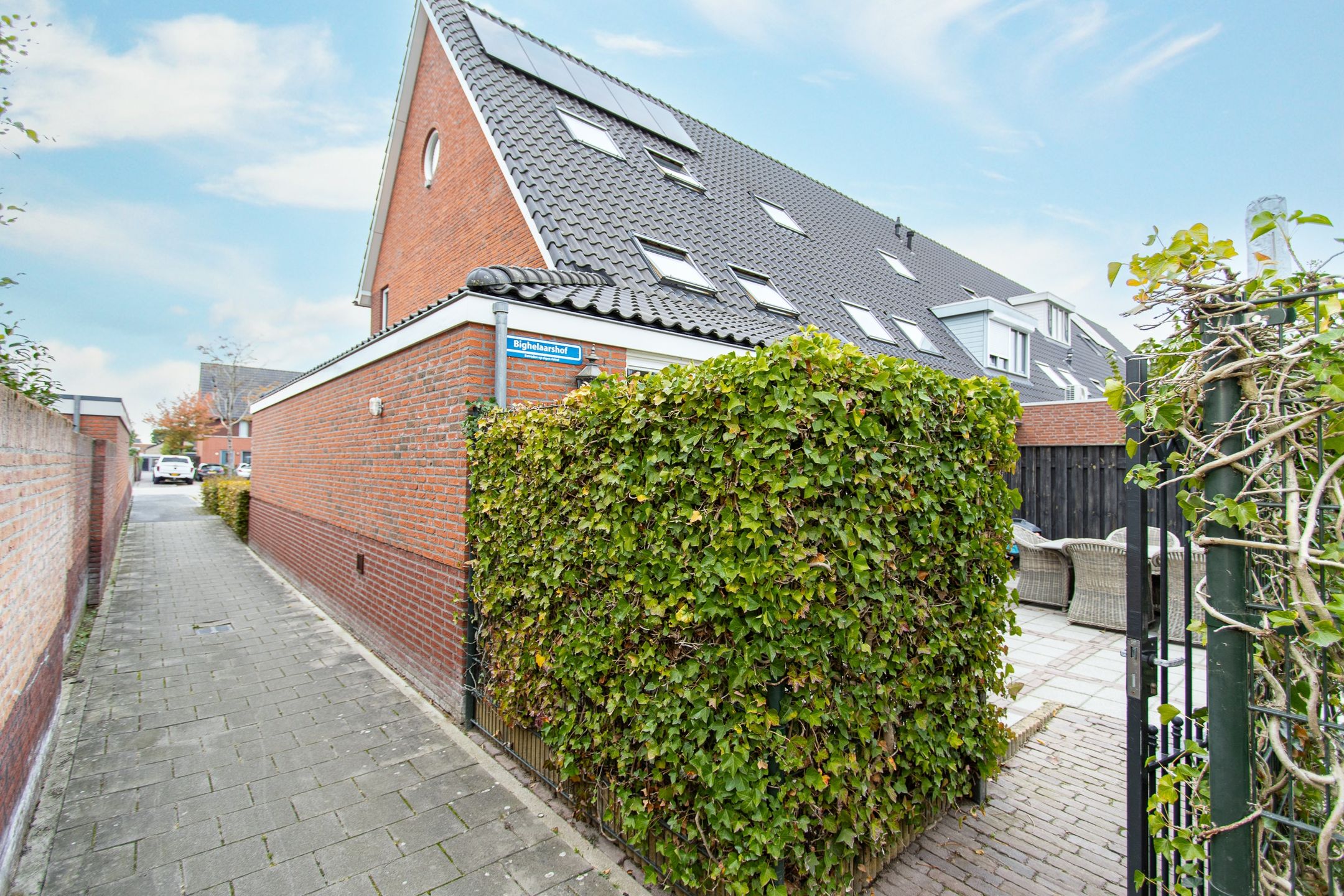 Spacious end terrace home with office space in child-friendly Kerkdriel — 51