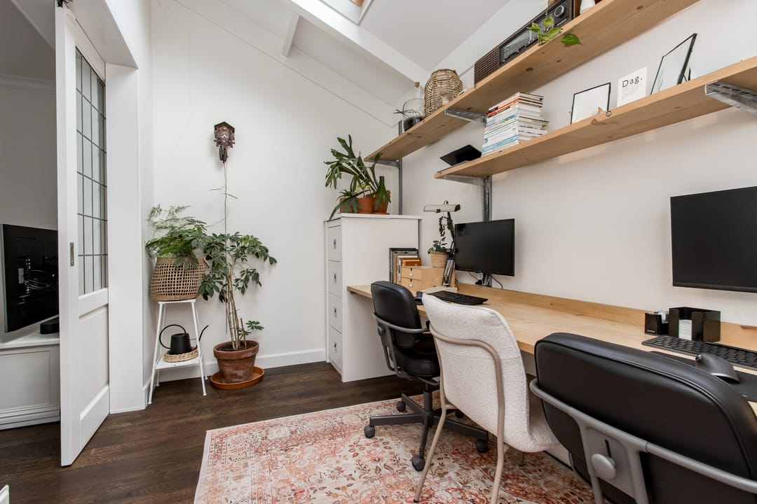 Spacious end terrace home with office space in child-friendly Kerkdriel — 16