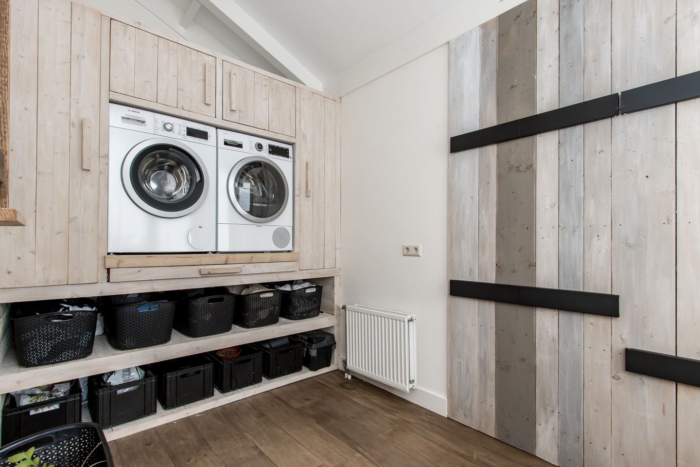 Spacious end terrace home with office space in child-friendly Kerkdriel — 19