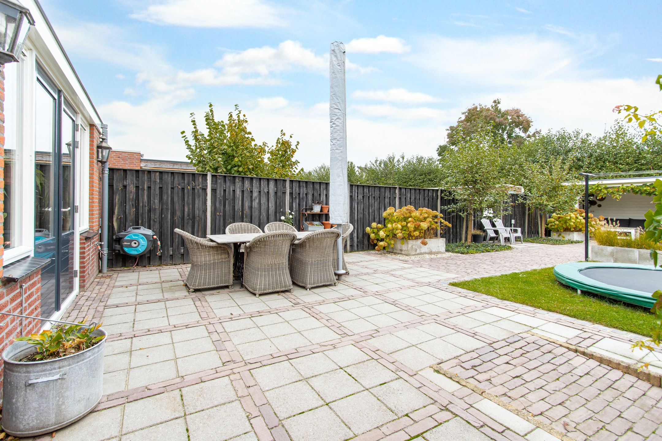 Spacious end terrace home with office space in child-friendly Kerkdriel — 39