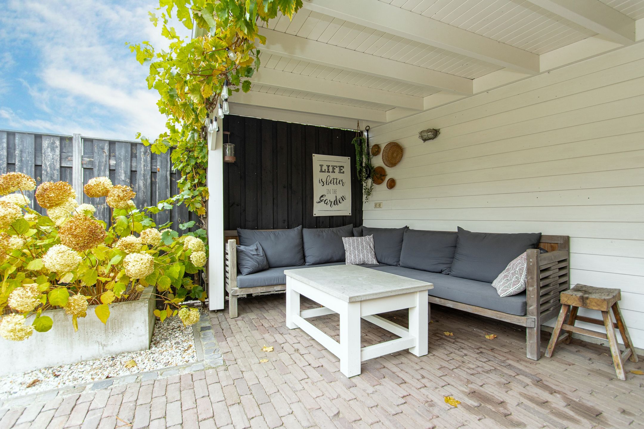 Spacious end terrace home with office space in child-friendly Kerkdriel — 45