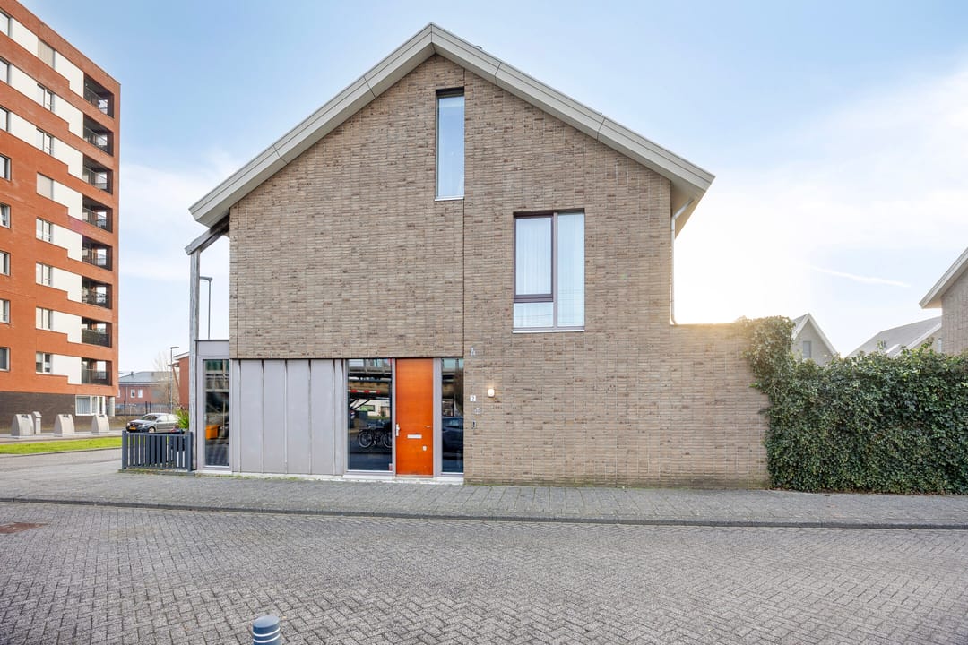 Extended corner house with sunny southwest-facing backyard in Zoetermeer — 31