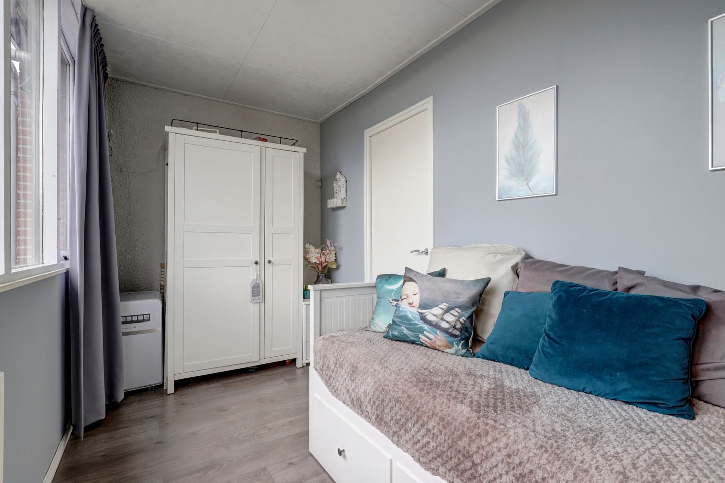 Well-maintained family home in quiet Zwijndrecht neighborhood — 19