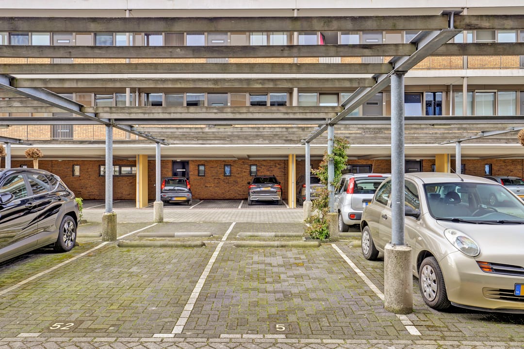 Spacious Apartment with Private Parking in Meerkoethof Complex — 32
