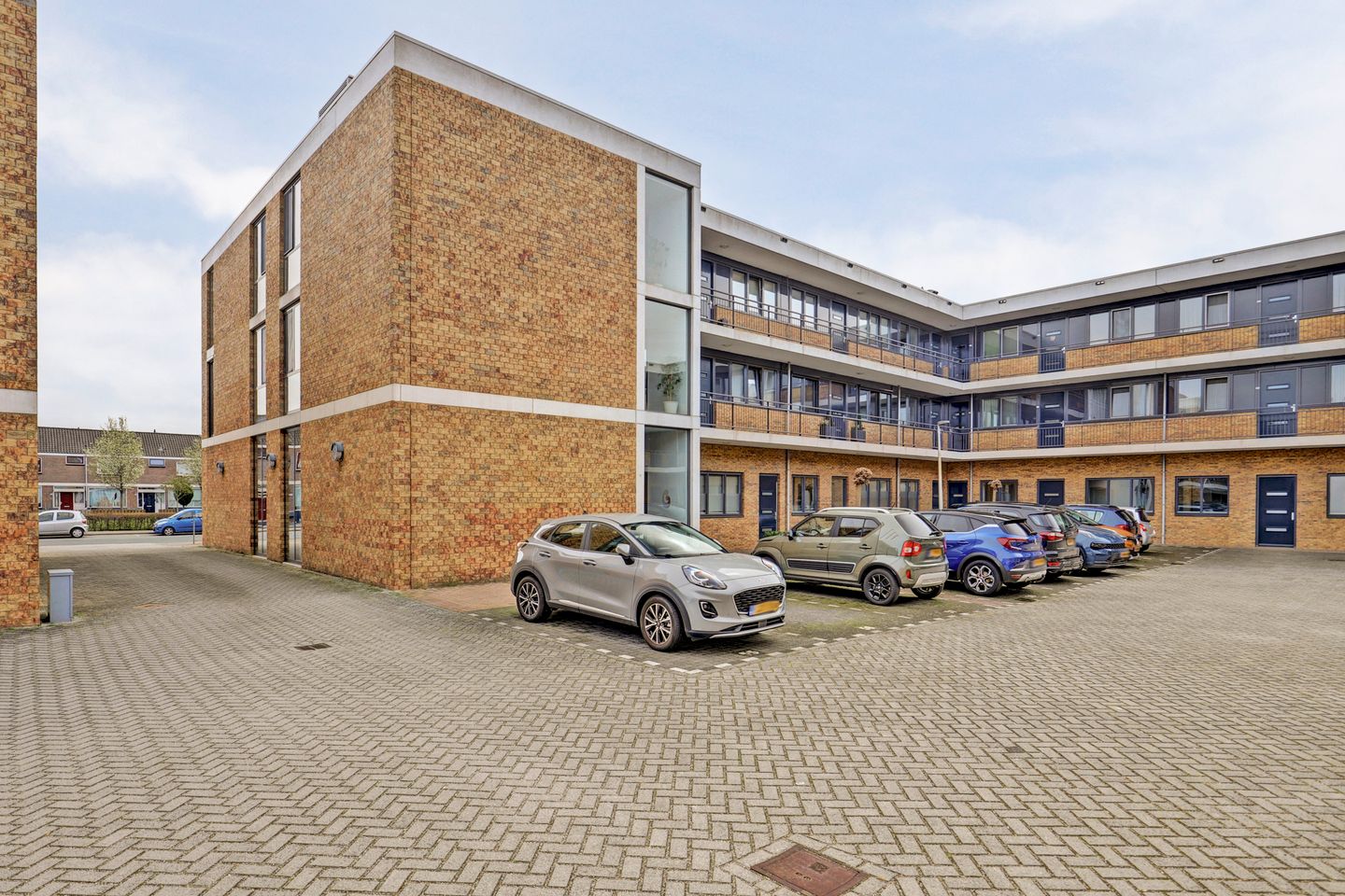 Spacious Apartment with Private Parking in Meerkoethof Complex — 34