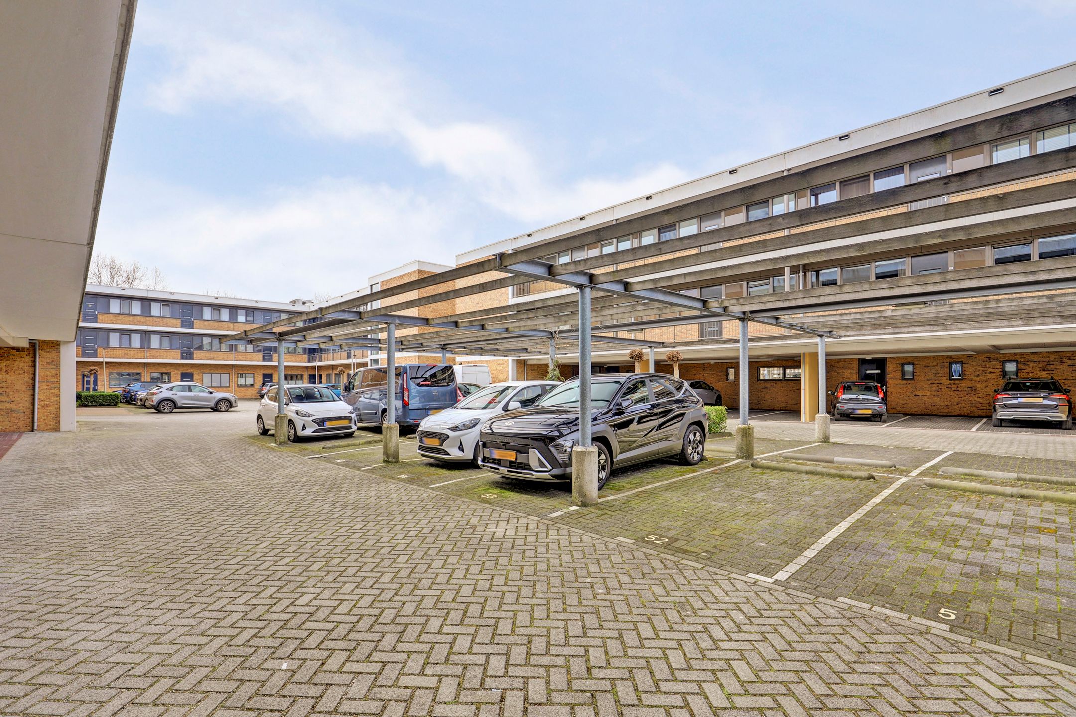 Spacious Apartment with Private Parking in Meerkoethof Complex — 30