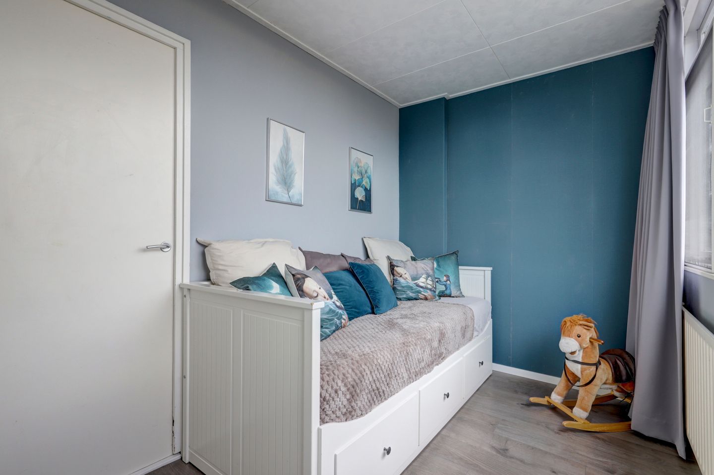 Well-maintained family home in quiet Zwijndrecht neighborhood — 20