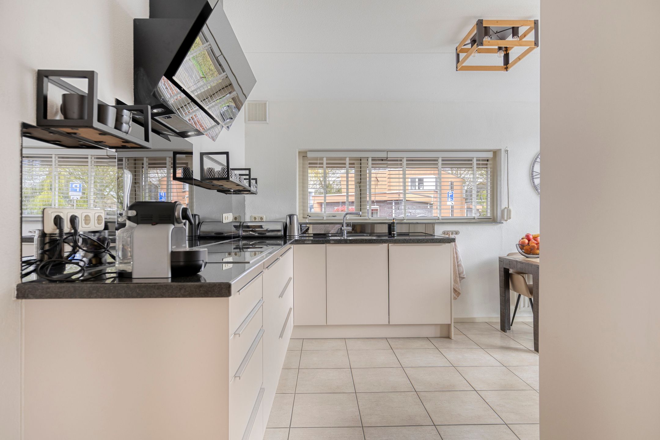 Foto 15 van Meedhuizenstraat 1