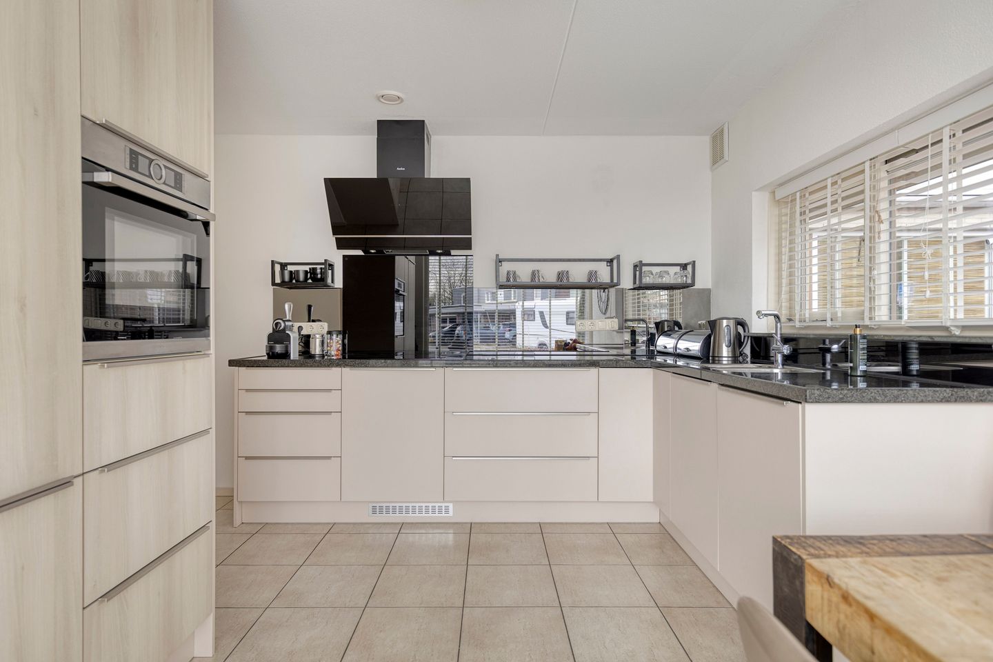 Foto 4 van Meedhuizenstraat 1