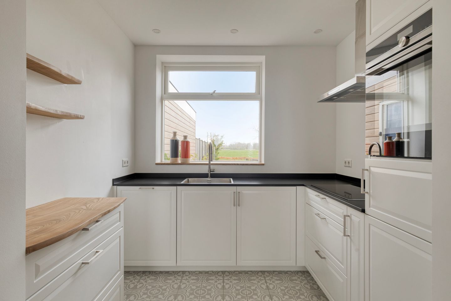 Fully renovated terraced house with stunning rural views and deep sunny garden — 13