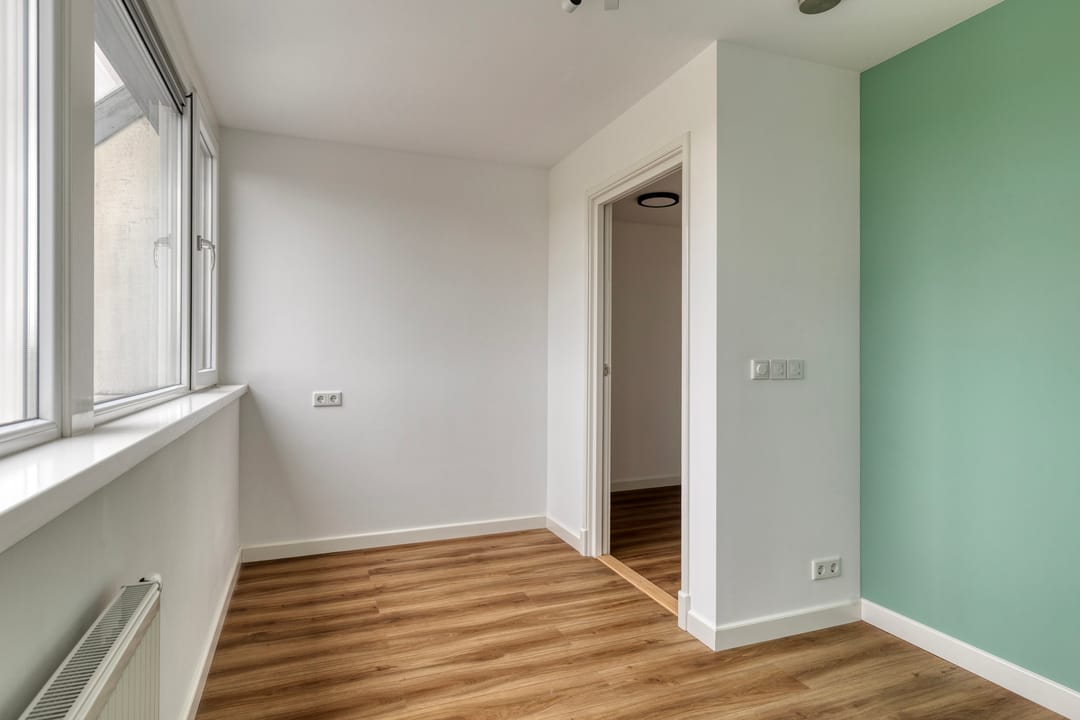 Fully renovated terraced house with stunning rural views and deep sunny garden — 29