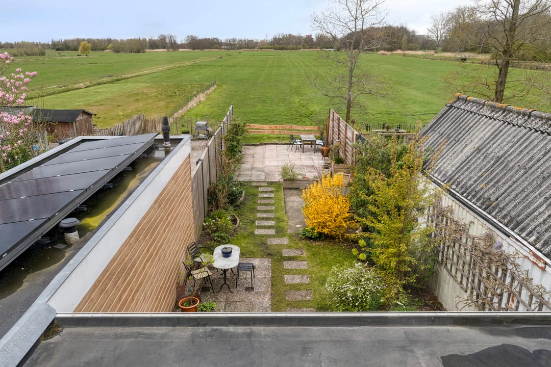Fully renovated terraced house with stunning rural views and deep sunny garden — 36