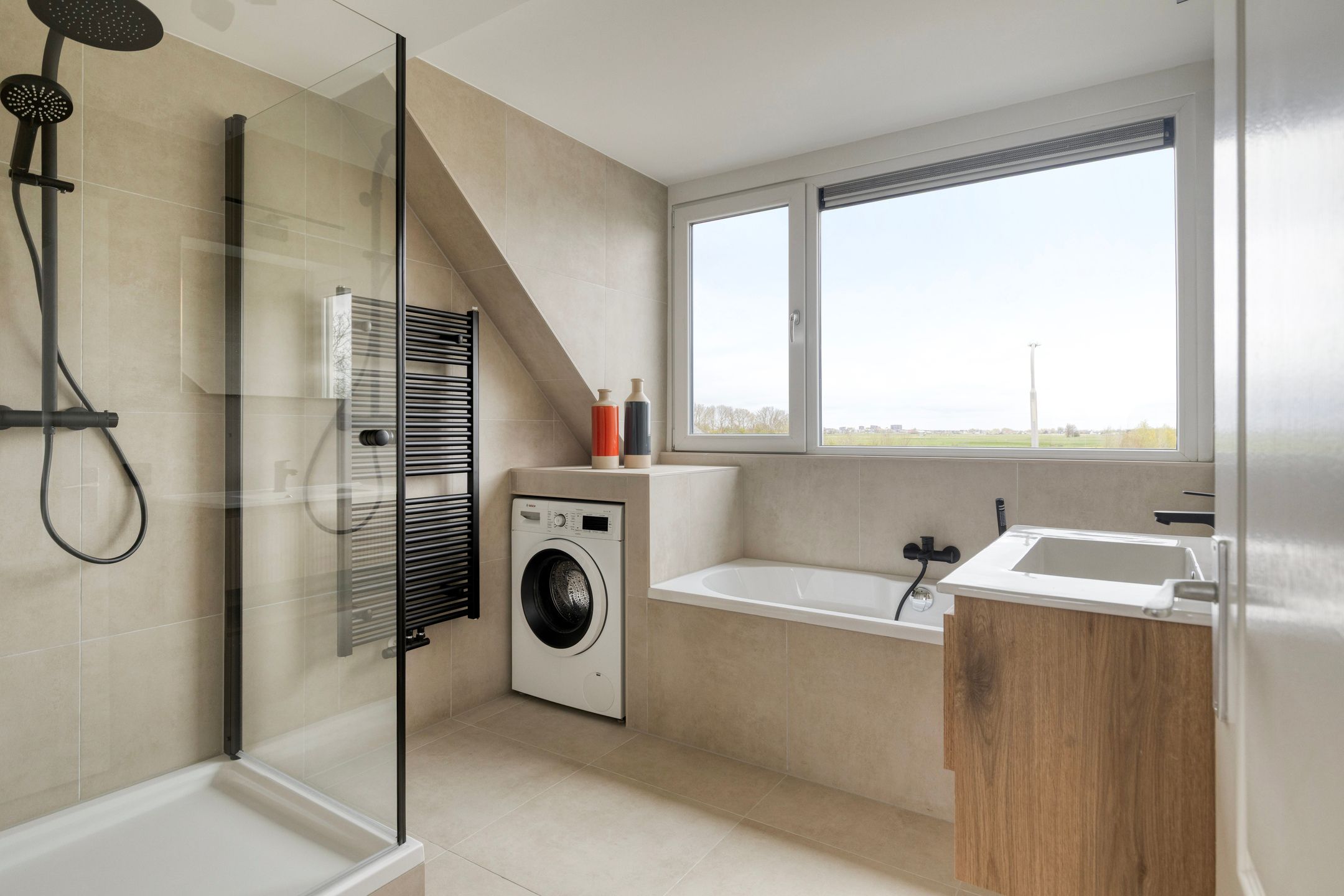 Fully renovated terraced house with stunning rural views and deep sunny garden — 31