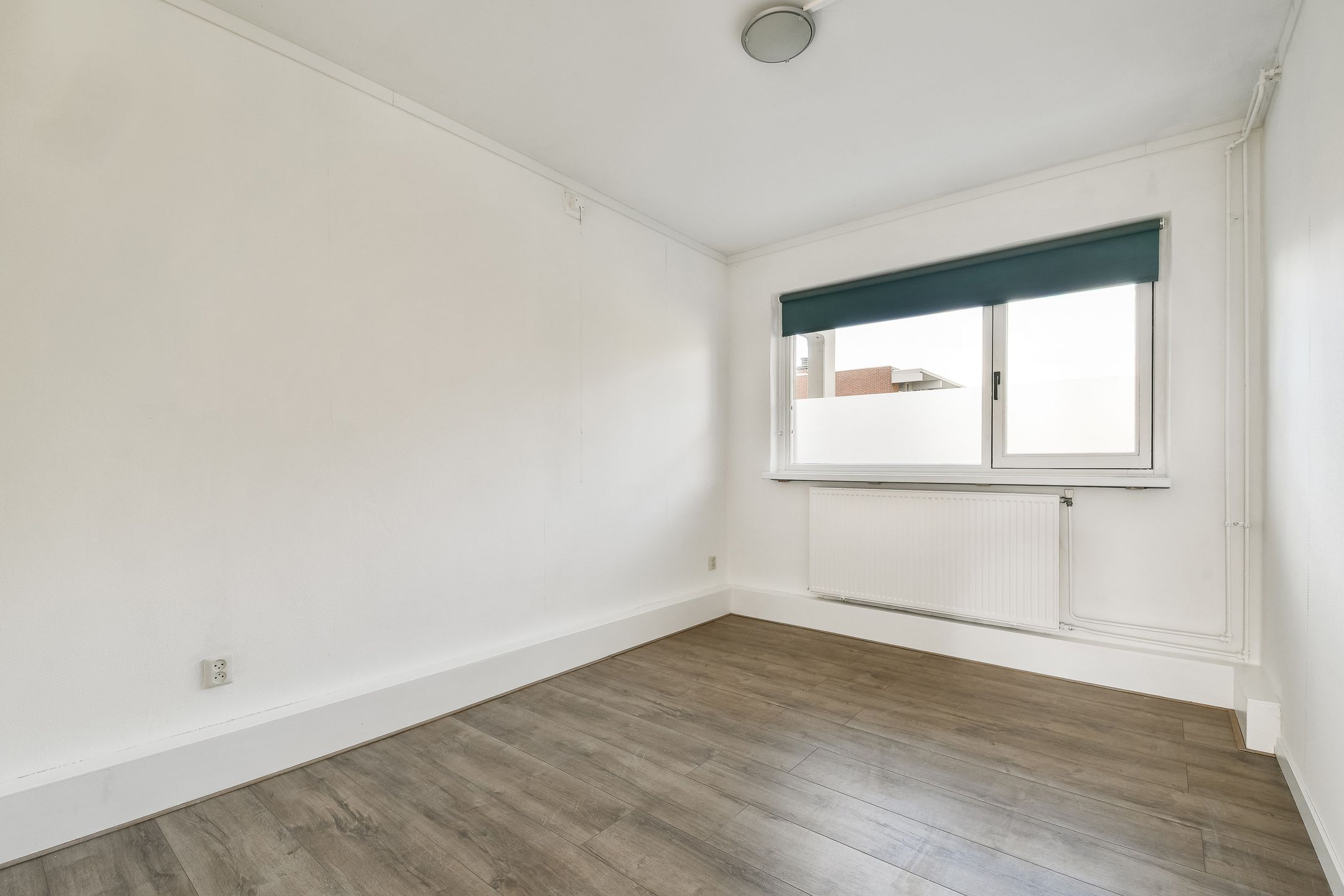 Spacious 3-bedroom apartment with renovated kitchen in Amsterdam-Noord — 15