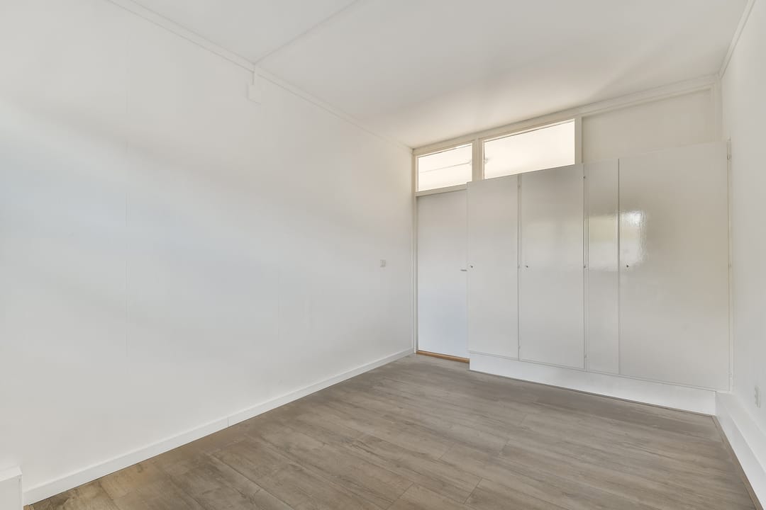 Spacious 3-bedroom apartment with renovated kitchen in Amsterdam-Noord — 16