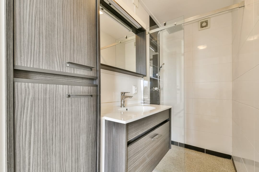 Spacious 3-bedroom apartment with renovated kitchen in Amsterdam-Noord — 17