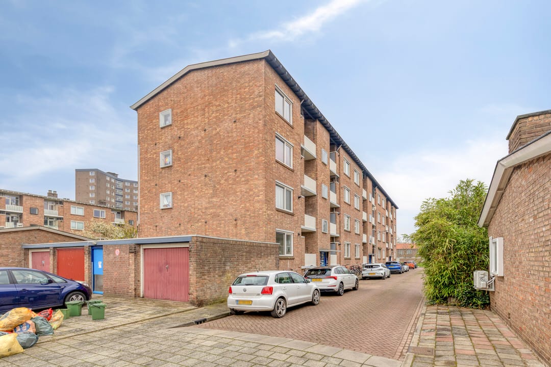 Move-in Ready Three-Room Apartment with City Views in Nijmegen — 32