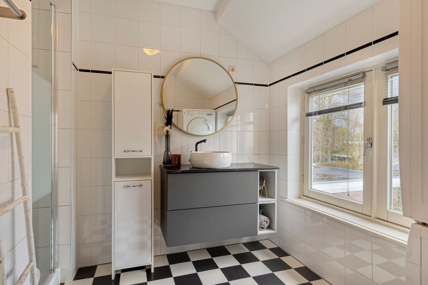 Charming Move-in Ready Maisonette with Roof Terrace near Genneper Parken — 16