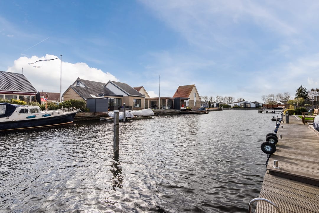 Detached Waterfront Home with Private Mooring in Lemmer — 46