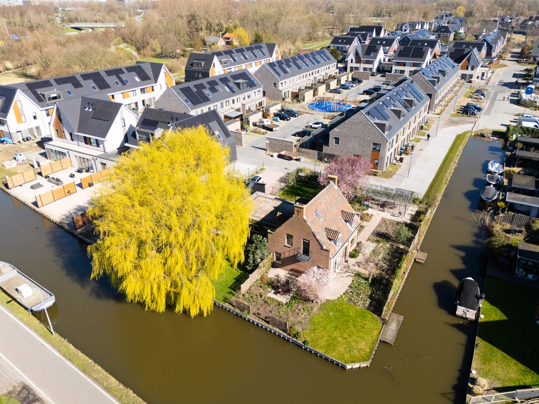 Unique Detached Waterfront Home with Apartment in Rijswijk Buiten — 90