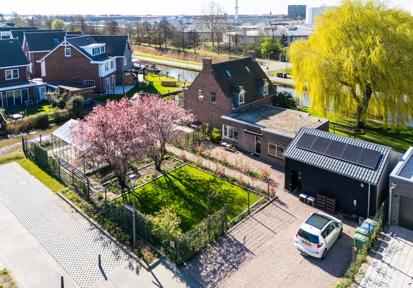 Unique Detached Waterfront Home with Apartment in Rijswijk Buiten — 92