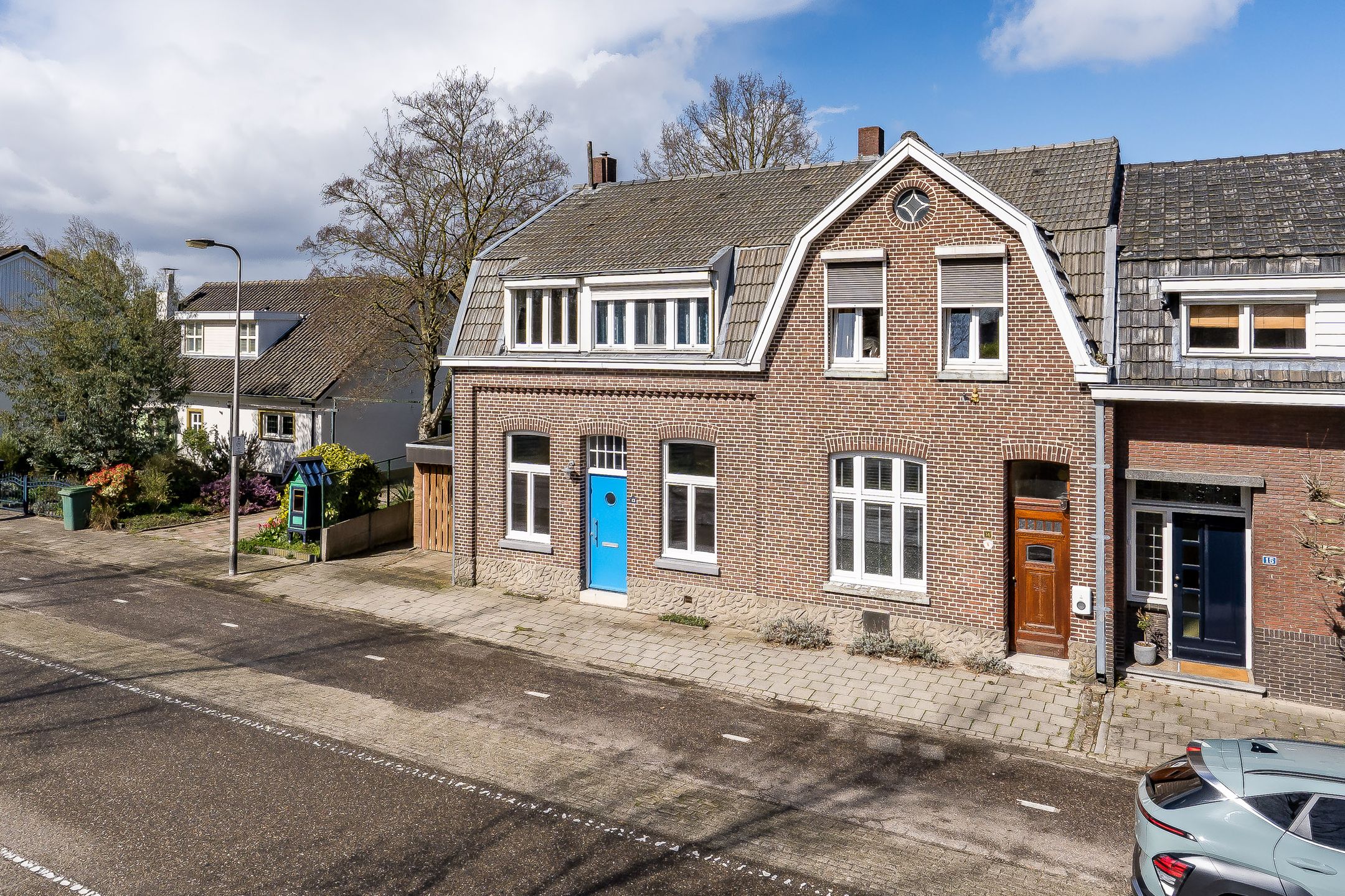 Characteristic Corner Home with Canal Views in Weert — 45