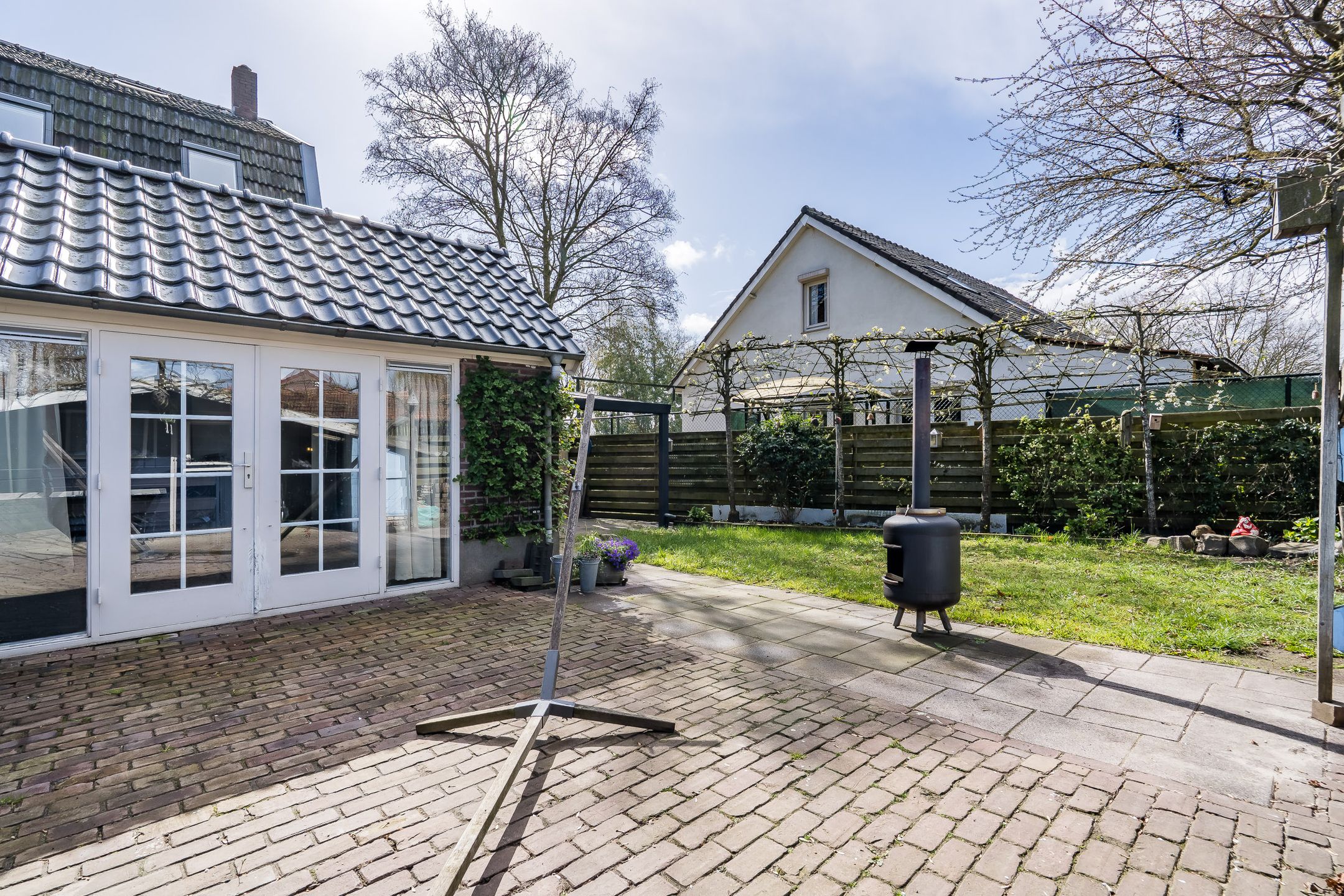 Characteristic Corner Home with Canal Views in Weert — 36