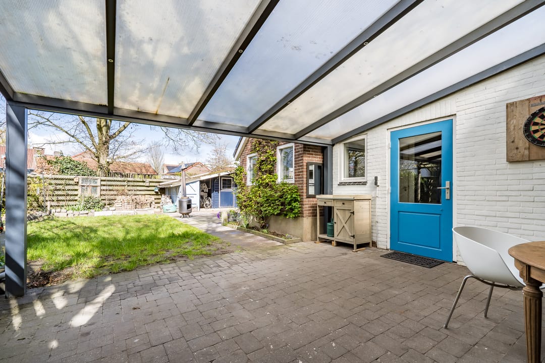 Characteristic Corner Home with Canal Views in Weert — 37