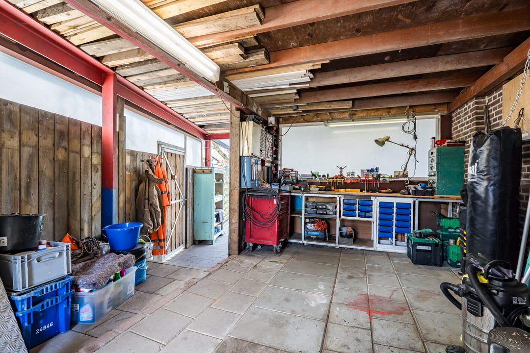 Characteristic Corner Home with Canal Views in Weert — 41