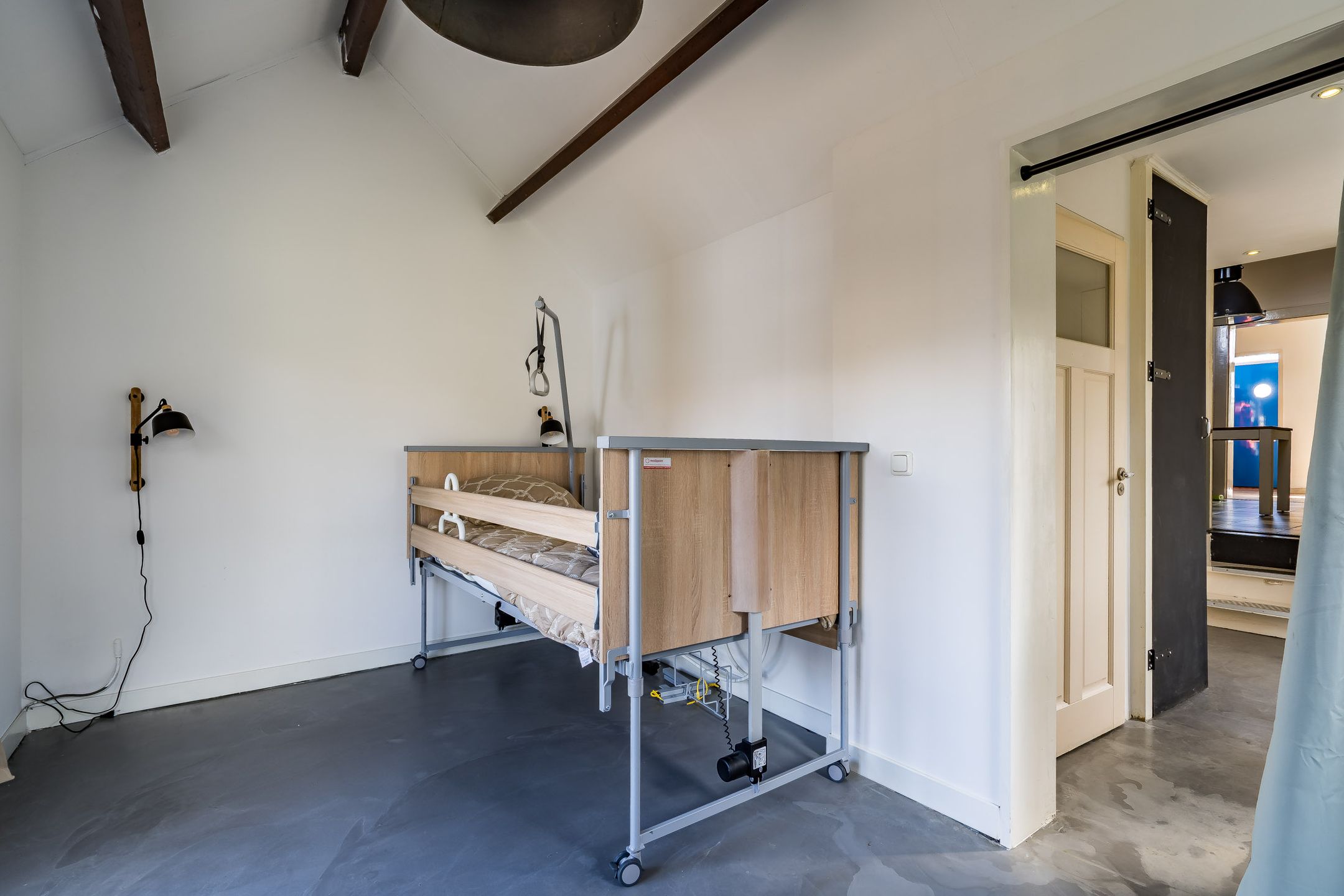 Characteristic Corner Home with Canal Views in Weert — 12