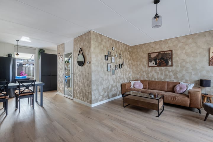 Photo 2 of Veluwelaan 31