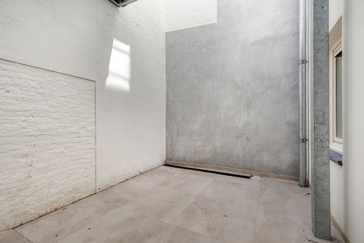 Stylish renovated ground floor apartment with city garden in Den Bosch center — 14