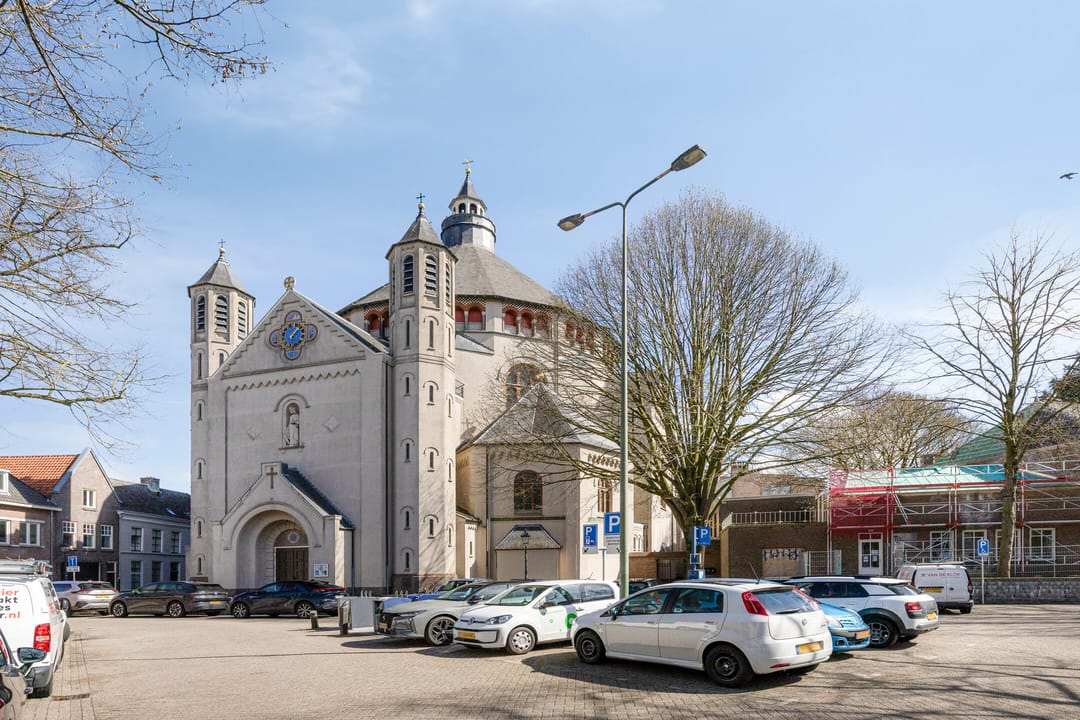 Stylish renovated ground floor apartment with city garden in Den Bosch center — 23