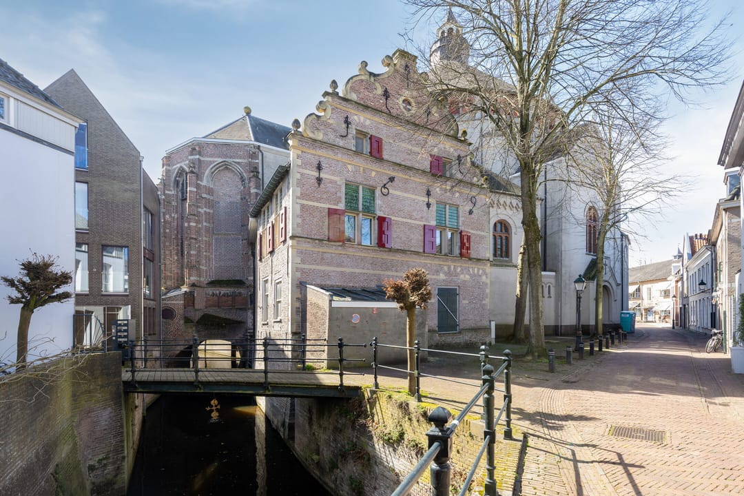 Stylish renovated ground floor apartment with city garden in Den Bosch center — 22