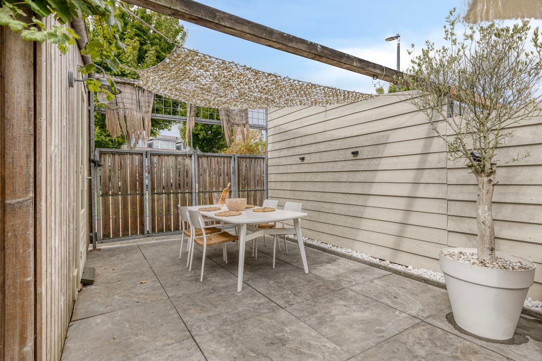 Spacious end house with 5 bedrooms in Nesselande — 31
